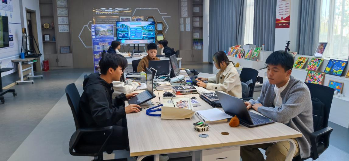 深化合作交流，共育互聯網技術人才——天水市職業技術學校到校參觀交流紀實